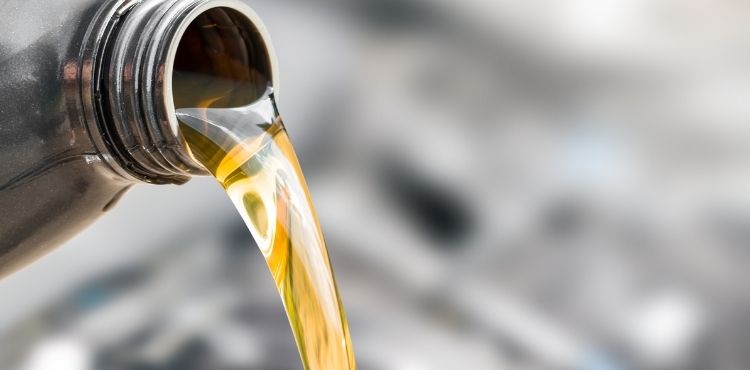 5 Best Oil For 5.9 Cummins In 2022 [Thoroughly Reviewed]