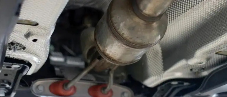 How does a diesel catalytic converter work