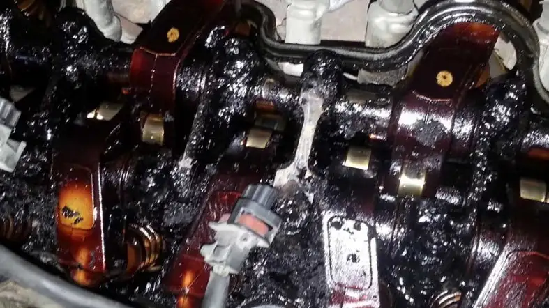 A Few Common Symptoms Of Engine Oil Sludge