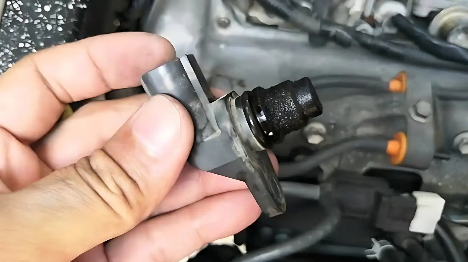 can you clean a camshaft position sensor
